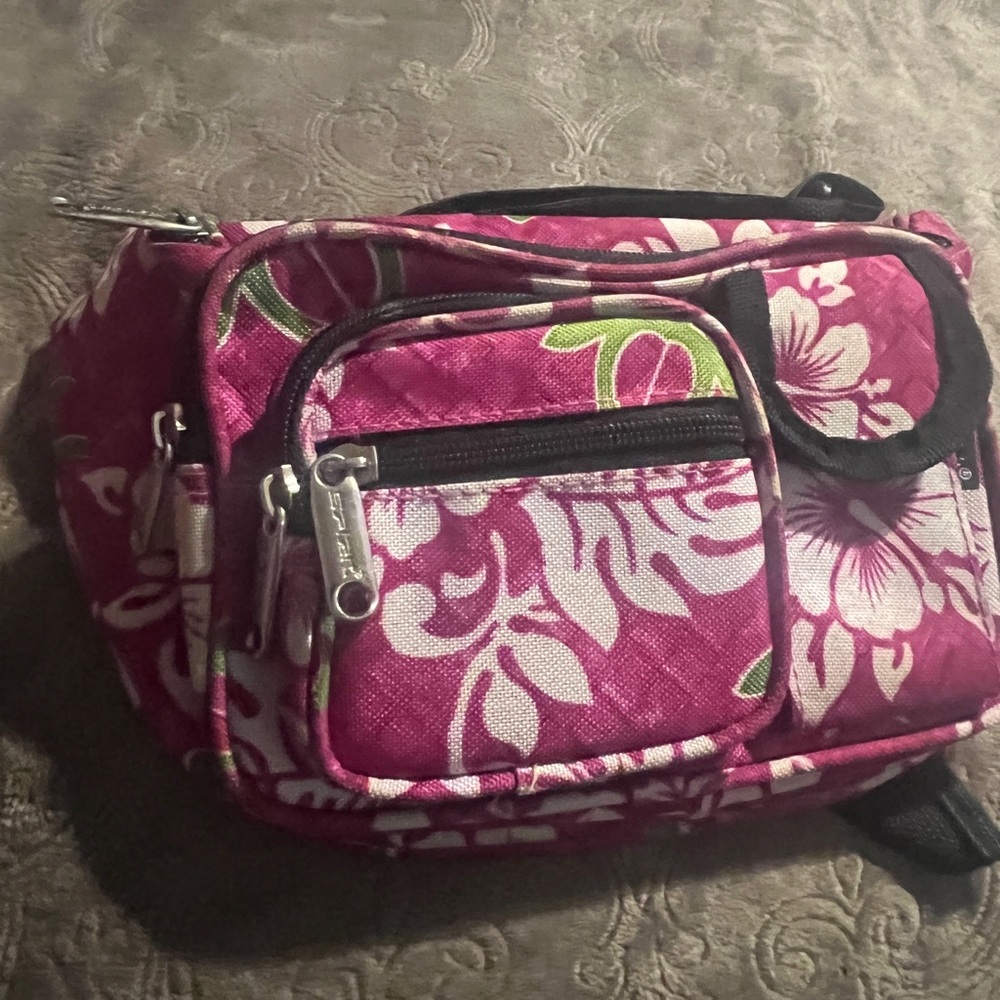 Spirit Hawaii Women’s Fanny Pack . Many pockets . Will hold a lot of Stuff .